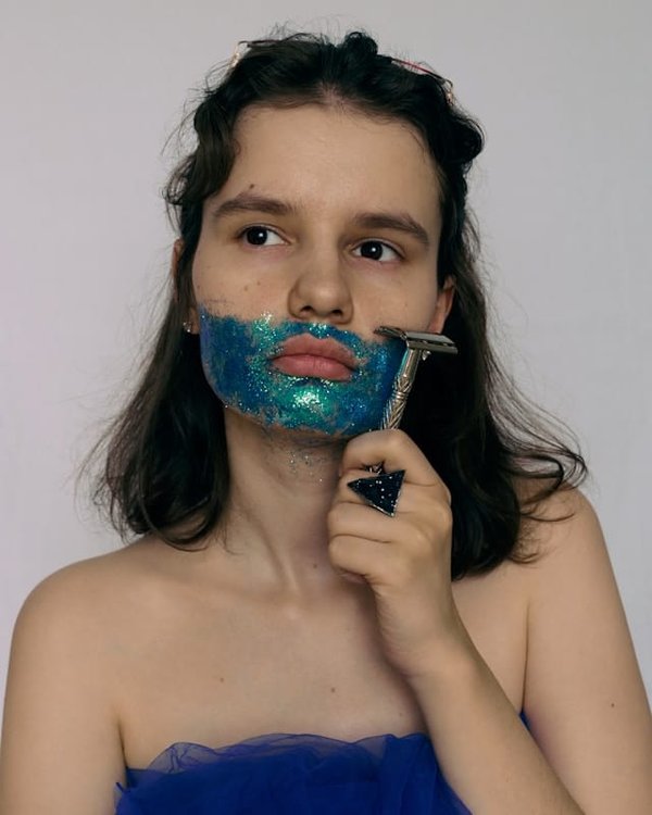 Quels ingrédients naturels privilégier pour un masque apaisant après une épilation du visage?